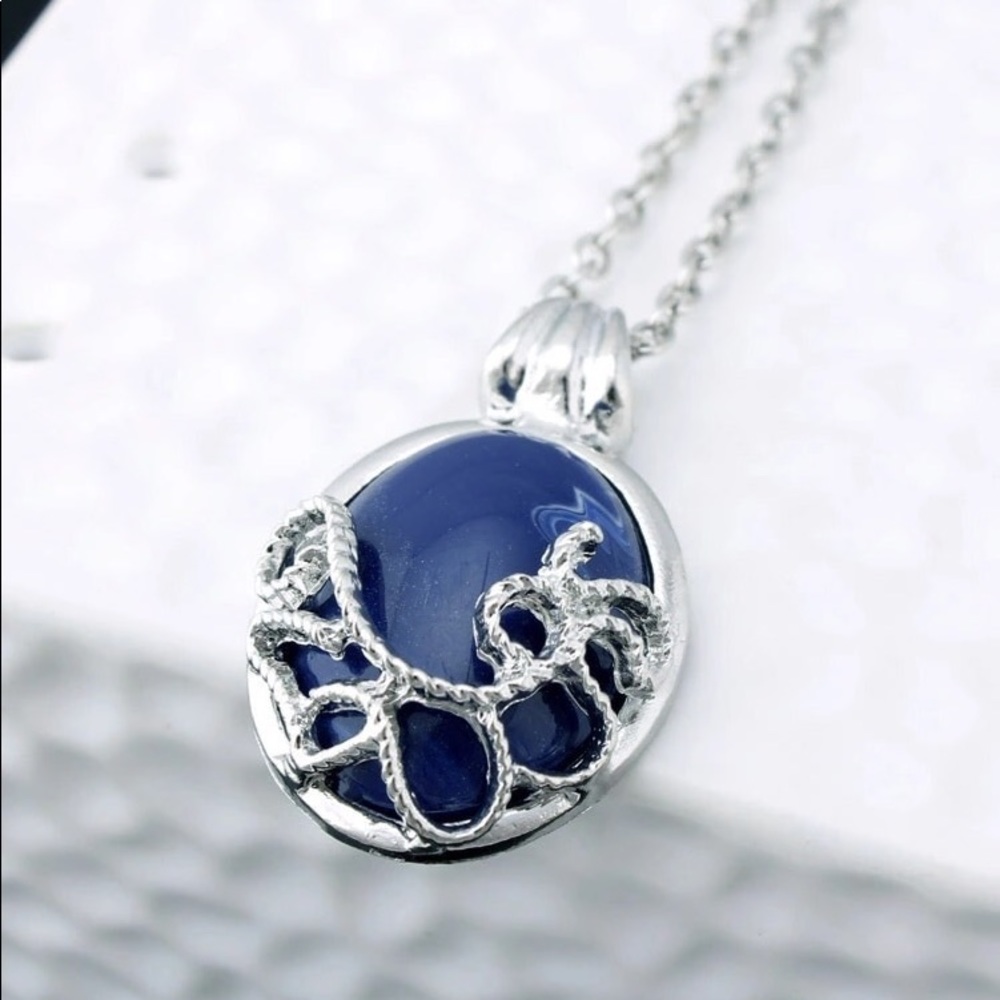 The Vampire Diaries Katherine Daylight Necklace.